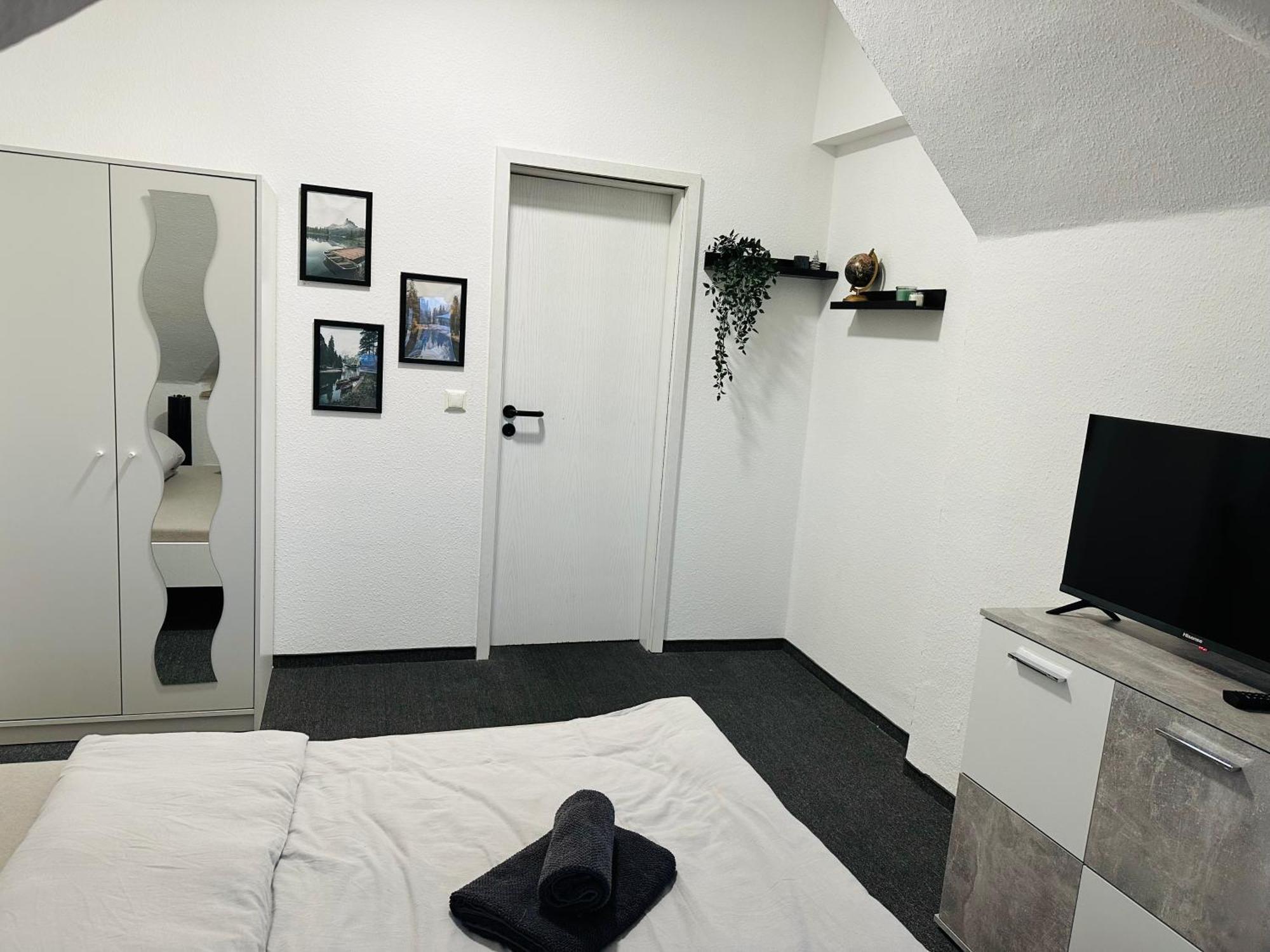 Ferienwohnung Flaming House Bitterfeld Esterno foto
